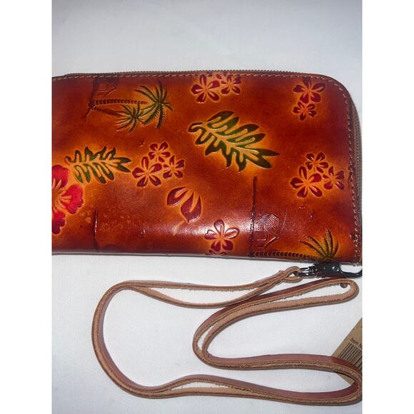 Elegant Handmade Hawaii Leather Passport Holder – New with Tag - Picture 3 of 11